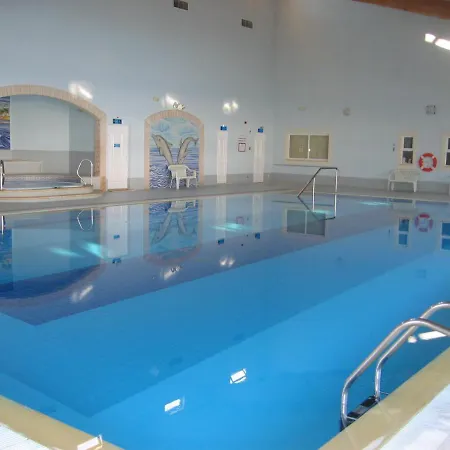 Great Flat Heated Indoor Pool Jacuzzi N 29 * 波尔蒂芒